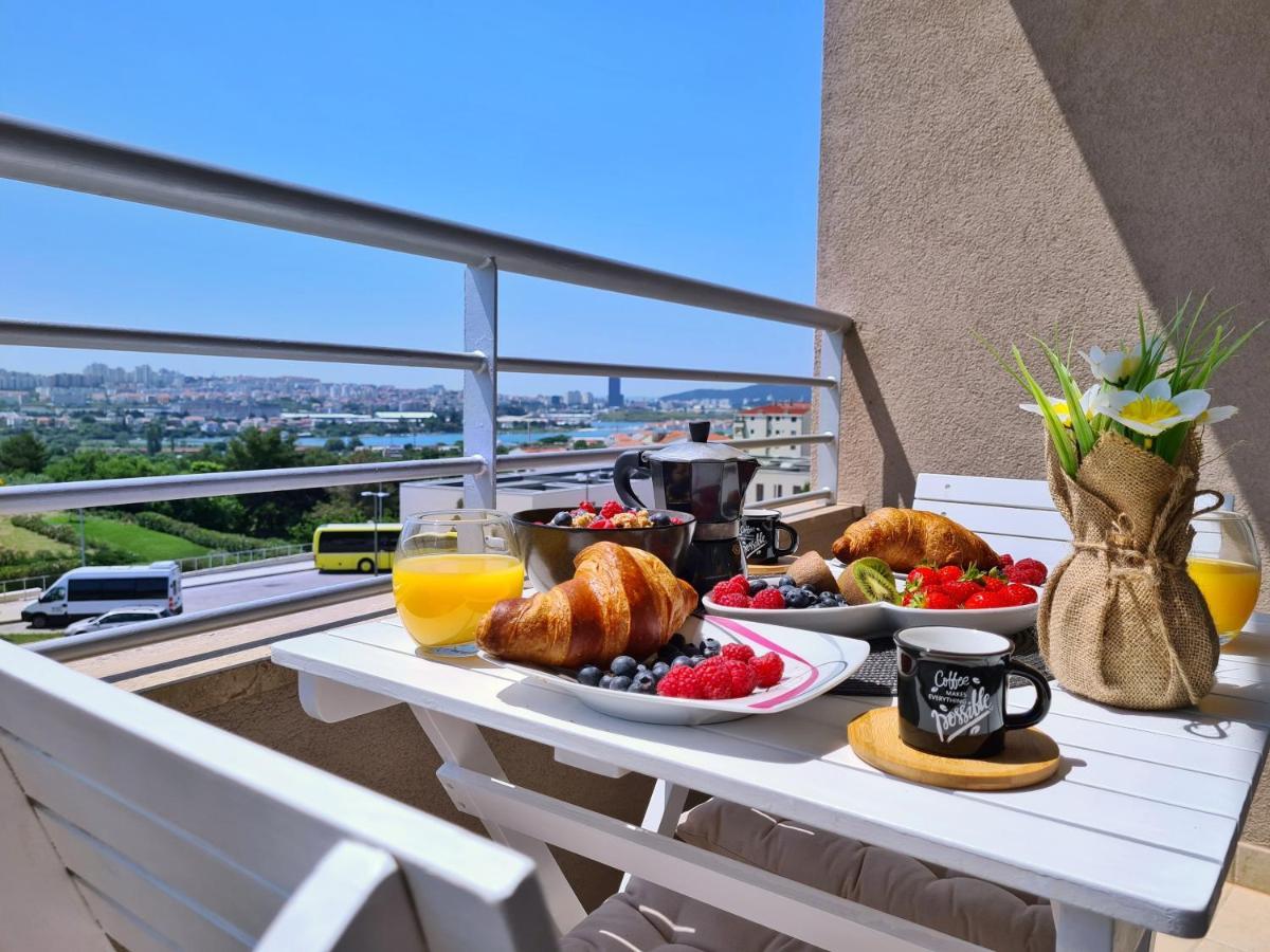 Luxury Apartment Salona Екстериор снимка